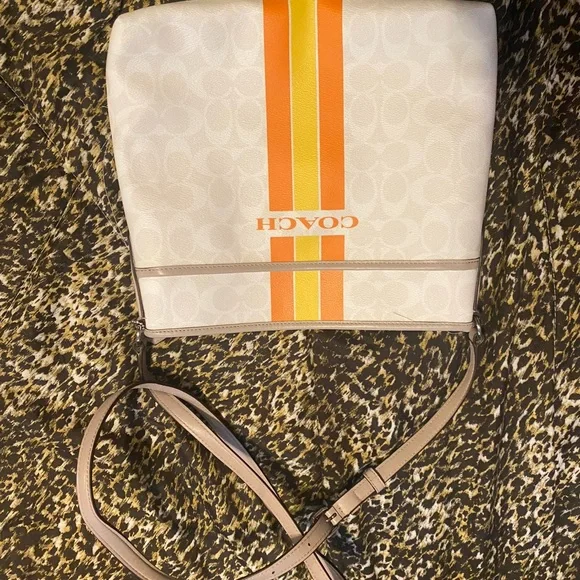 Coach side bag - Picture 2 of 6